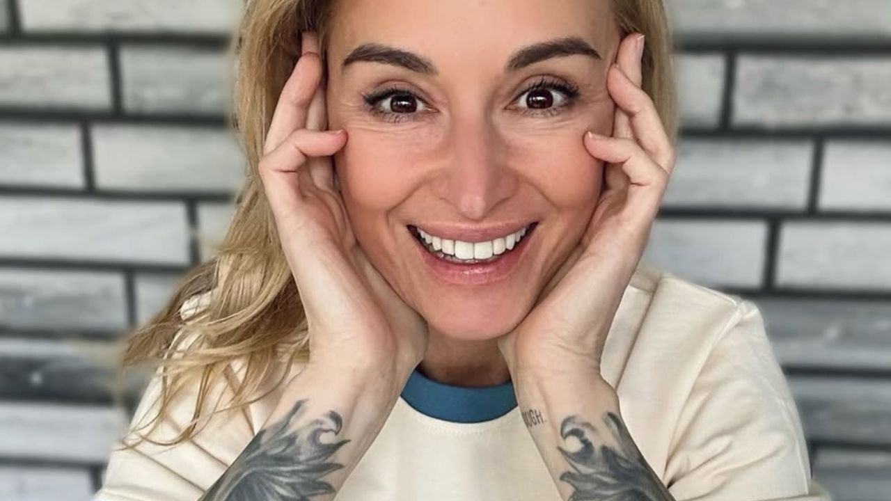 Martyna Wojciechowska wskoczyła w strój syreny i wynurzyła się na skały. Fani nie mogą wyjść z podziwu