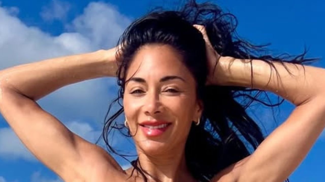 Nicole Scherzinger odsłoniła sylwetkę w pełnej krasie. 46-latka wygląda o 20 lat młodziej