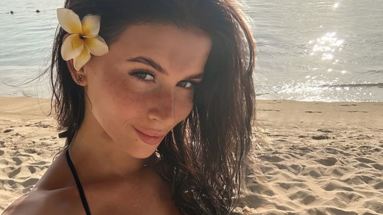 Roksana Węgiel podbiła Bałtyk z Kevinem Mglejem. Na plaży cieszy się zupełnie jak dziecko