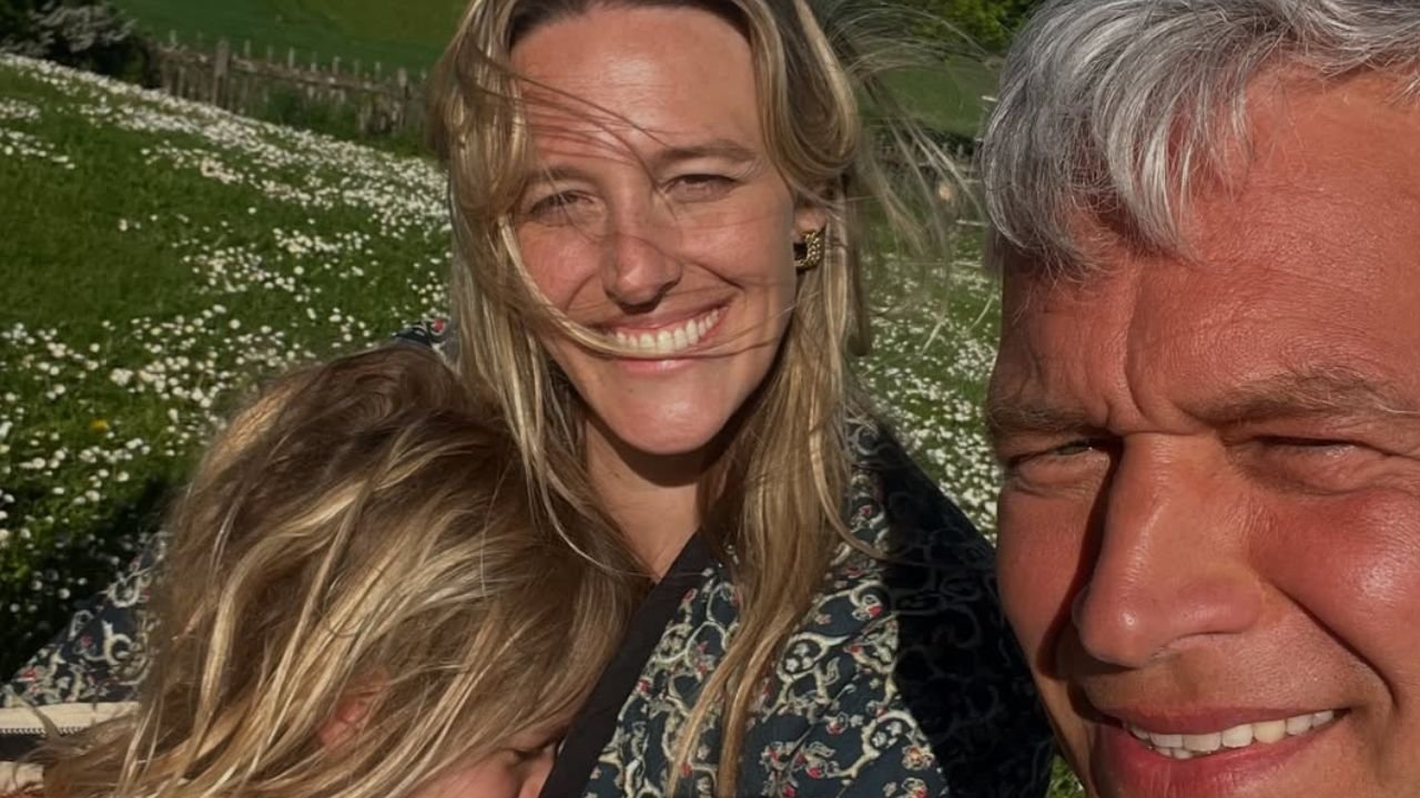 Ola Żebrowska zapozowała topless i złożyła mężowi życzenia urodzinowe. Zdjęcie bez koszulki zachwyciło fanów