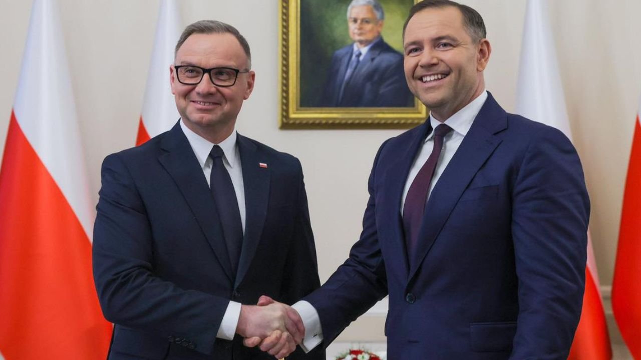 Twardy Andrzej się zagotował i zamieścił banialuki w sieci. Memiarze odpowiadają: "Zmiotło go" [memy]