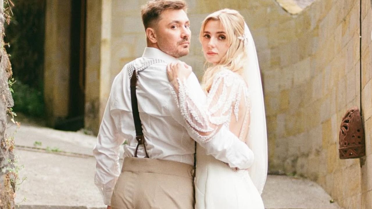 zbliżenie na twarze daniela martyniuka i jego żony