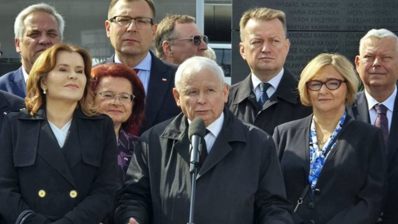 Jaro wypalił na miesięcznicy: "Będę się modlił, byście po odebraniu słusznej kary, nawrócili się i zostali zbawieni" [wideo]