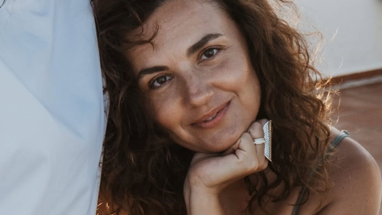 Żona Prokopa w mikroskopijnej panterce kusi z basenu. Polacy oniemieli na widok tak skąpego bikini