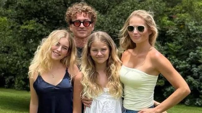 Agata i Piotr Rubikowie z córkami.