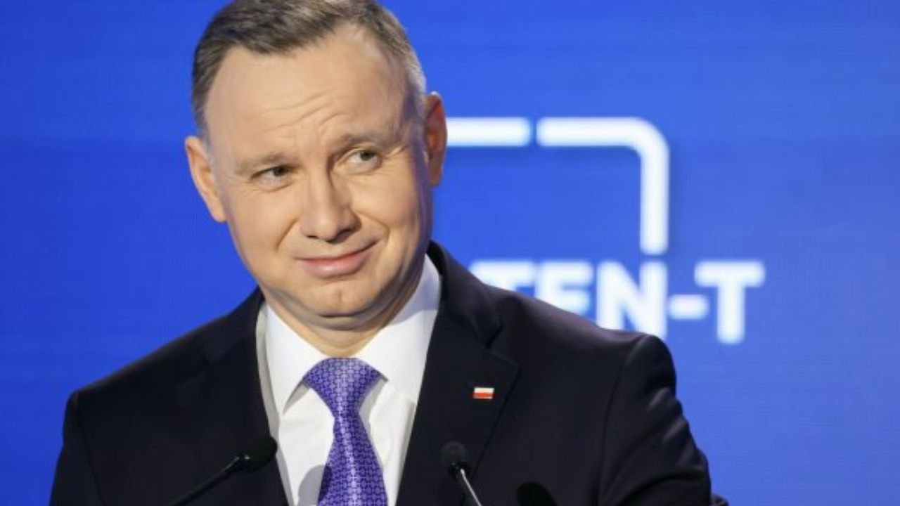 Autobiografia Andrzeja ciągnie go na dno. Nie do wiary, do czego porównał ją antyfan 53-latka