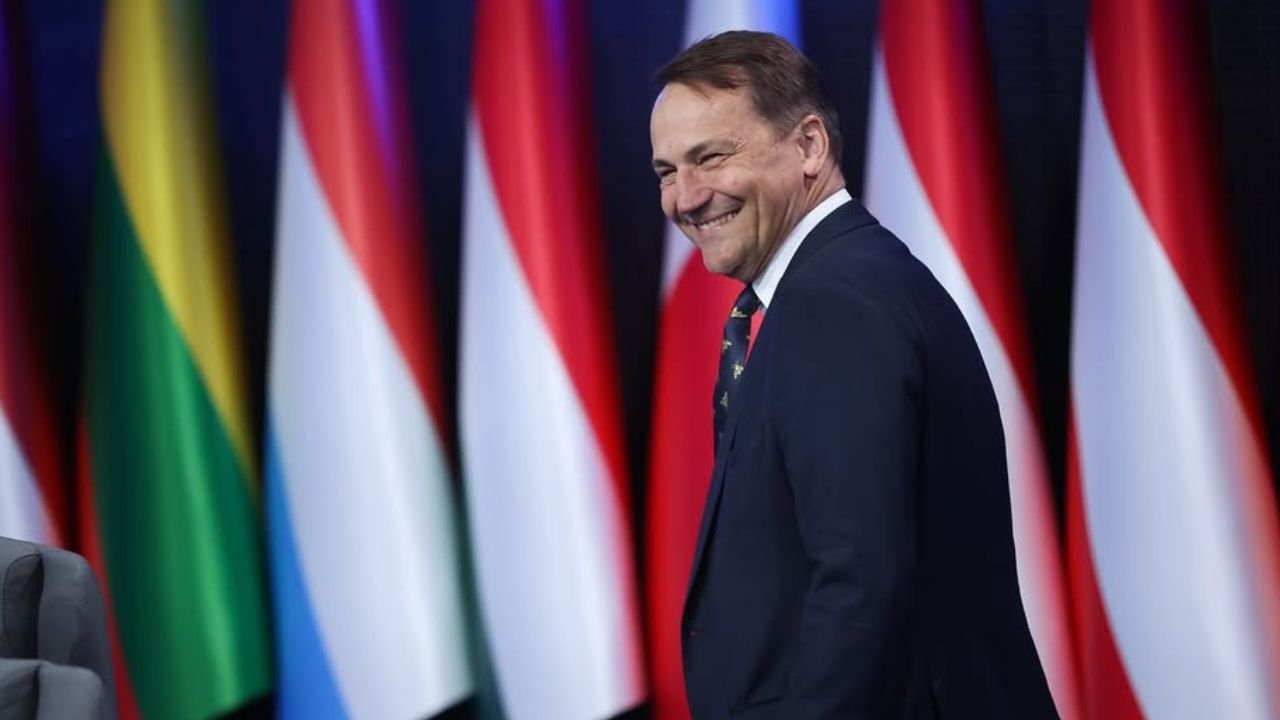 Radek osiągnął historyczny sukces w rankingu zaufania Polaków. Nie do wiary, kto jest na drugim miejscu