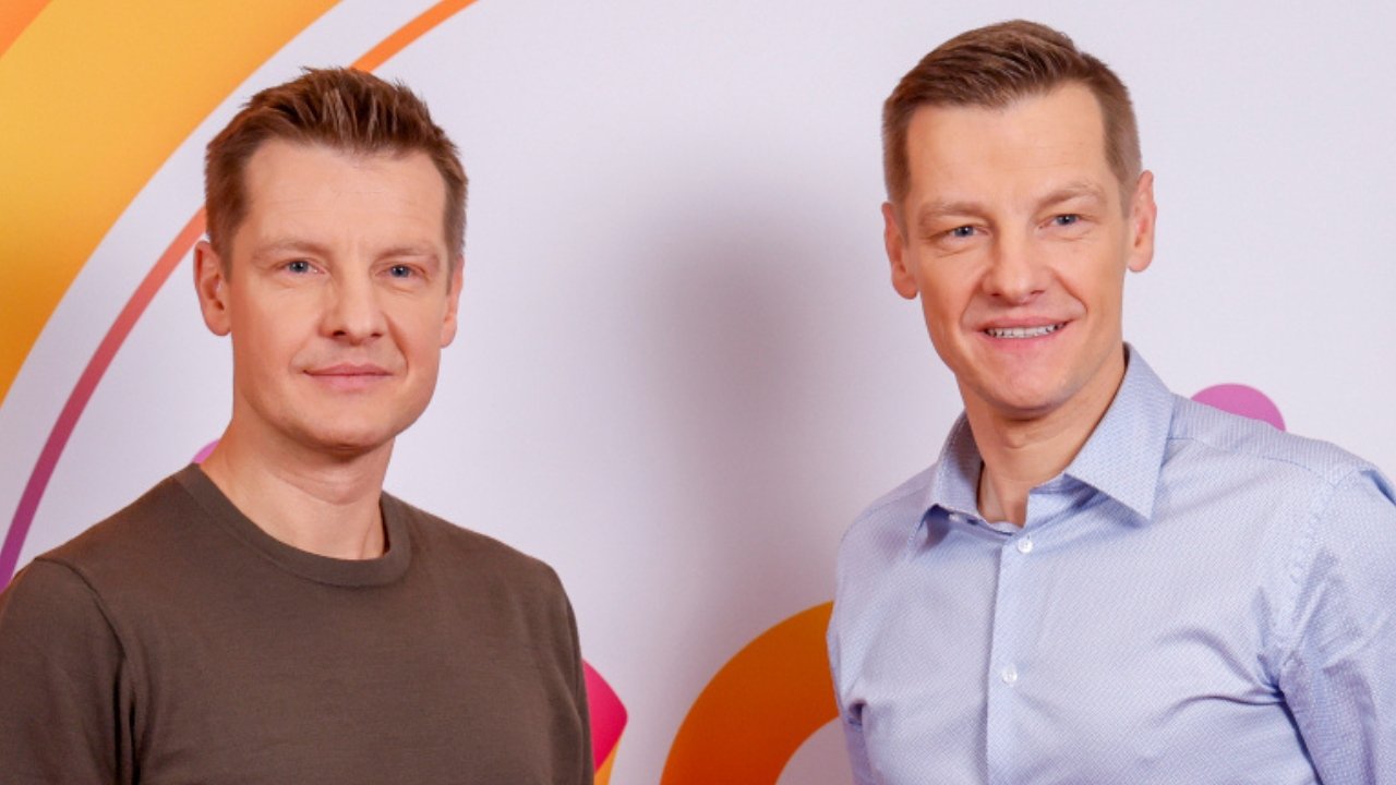 Rafał i Marcin Mroczek dziś kończą 43 lata. Niewiele osób wie, że bliźniacy ukończyli bardzo ambitne studia