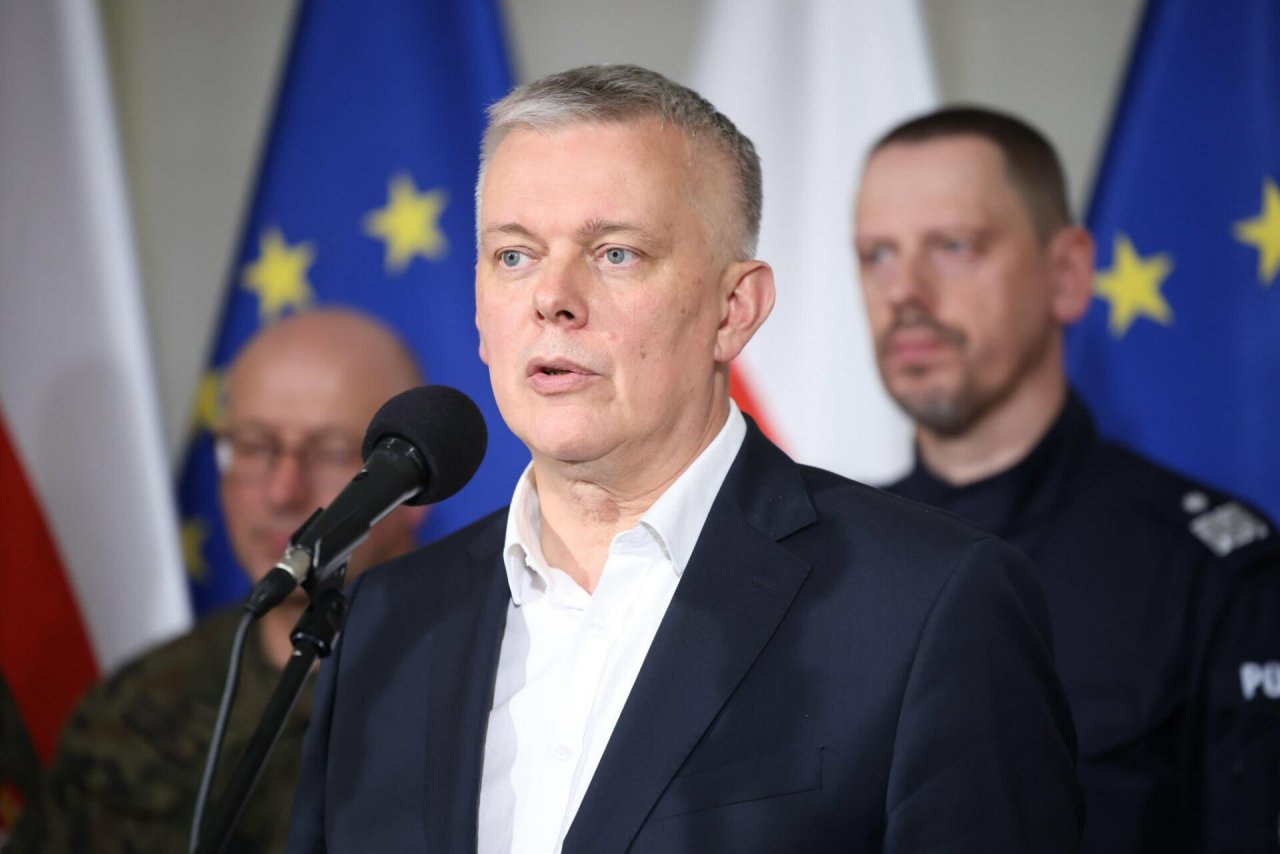 tomasz-siemoniak mówi do mikrofonu
