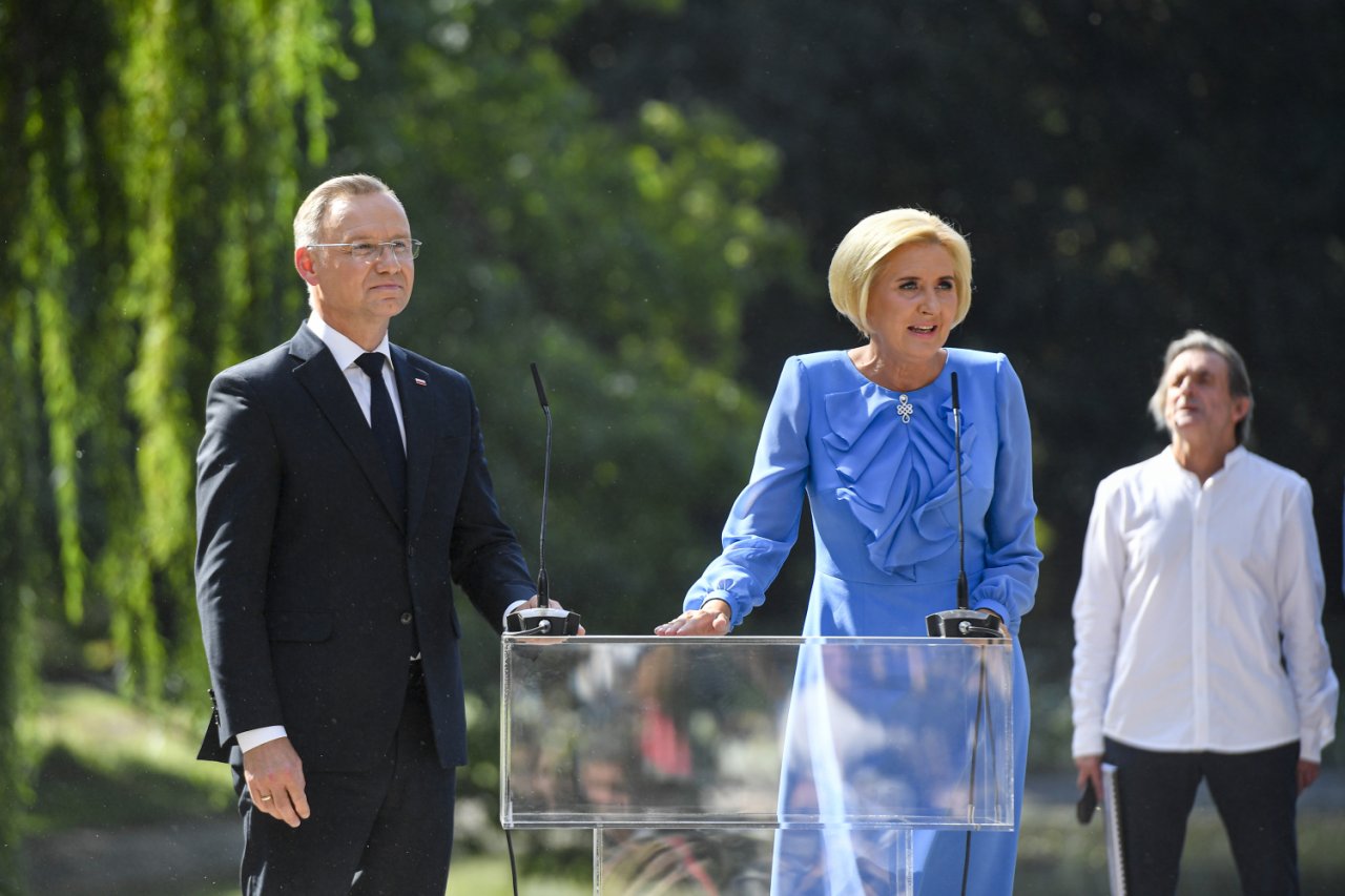 Agata Duda w niebieskiej sukience