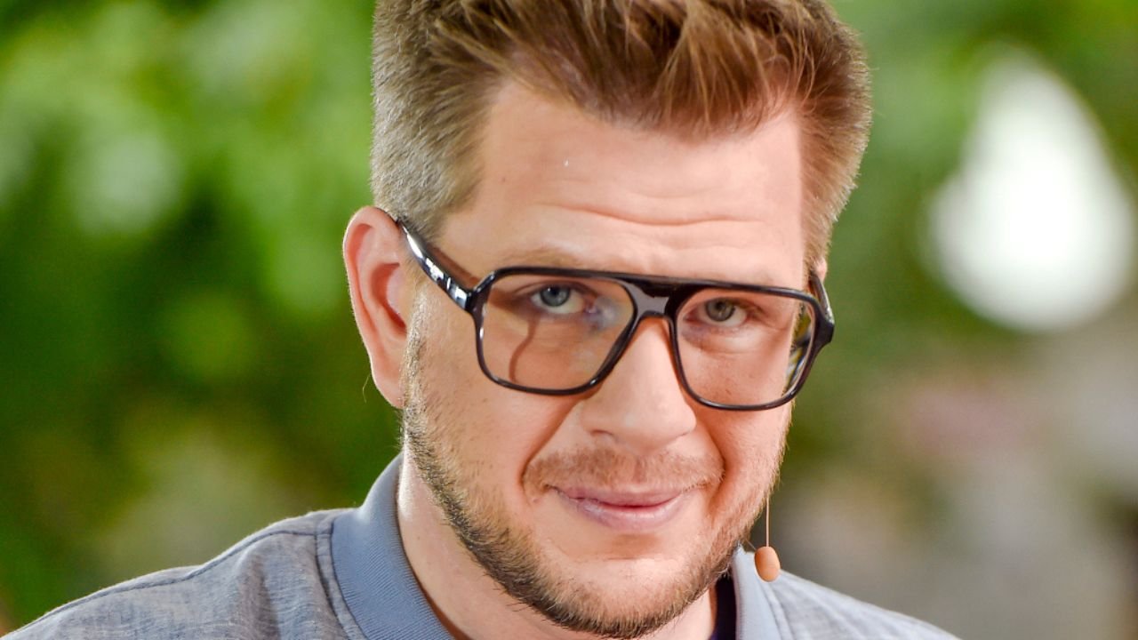 41-letni Chajzer broni związku z 20-latką: "Wylewa się na mnie wiadro pomyj". Szokujące, co spotkało go ze strony matki dziewczyny!