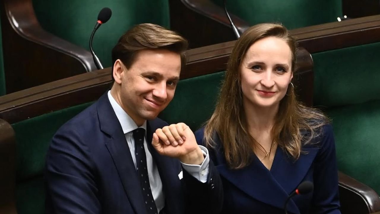 Krzysztof i Karina Bosak w ławach poselskich