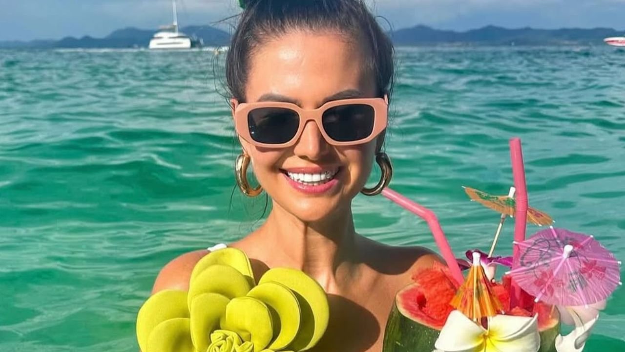 Maja Rutkowski pręży się w kusym stroju kąpielowym na dachu świata. Fani podziwiają jej odchudzoną figurę