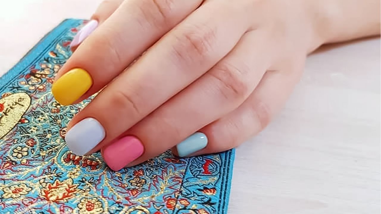 Manicure hybrydowy w letniej odsłonie