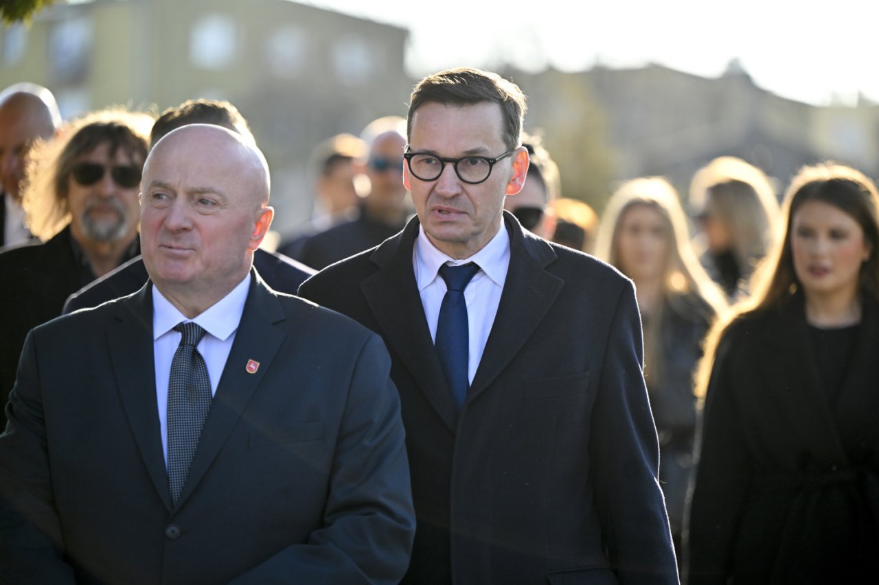 Huk o 6 rano i kajdanki. Były wiceminister PiS wyciągnięty z domu przez CBA