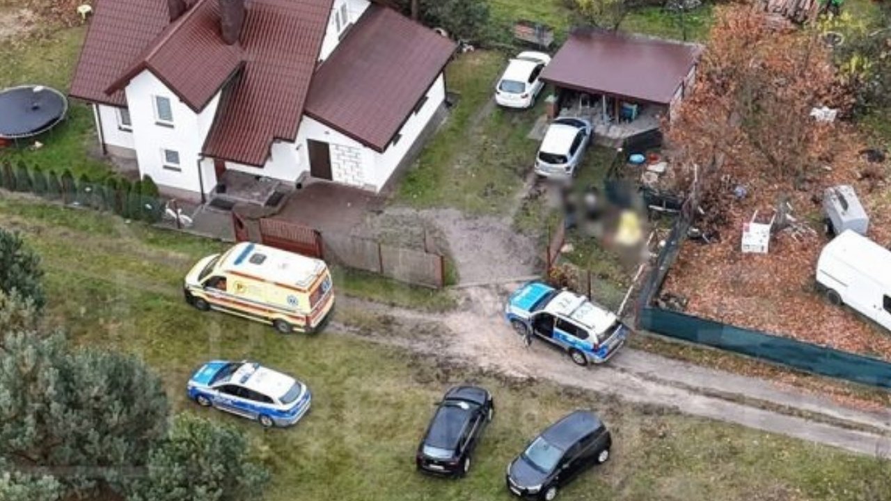 Obok ciała matki stał 7-letni, wychłodzony chłopiec. Horror pod Wołominem, jakiego nie pamiętają