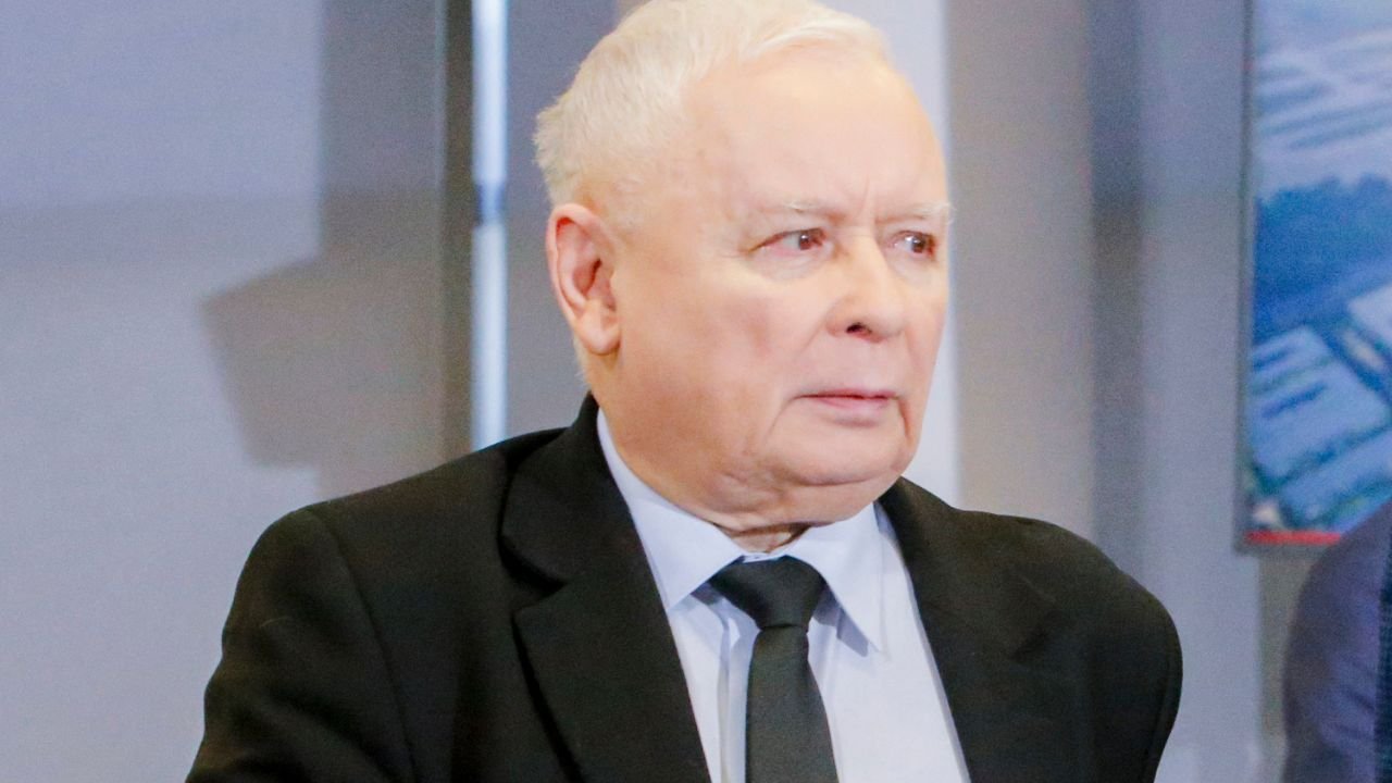 Koniec epoki. Jarosław Kaczyński opuścił twierdzę na Żoliborzu. Wiemy, co go do tego zmusiło