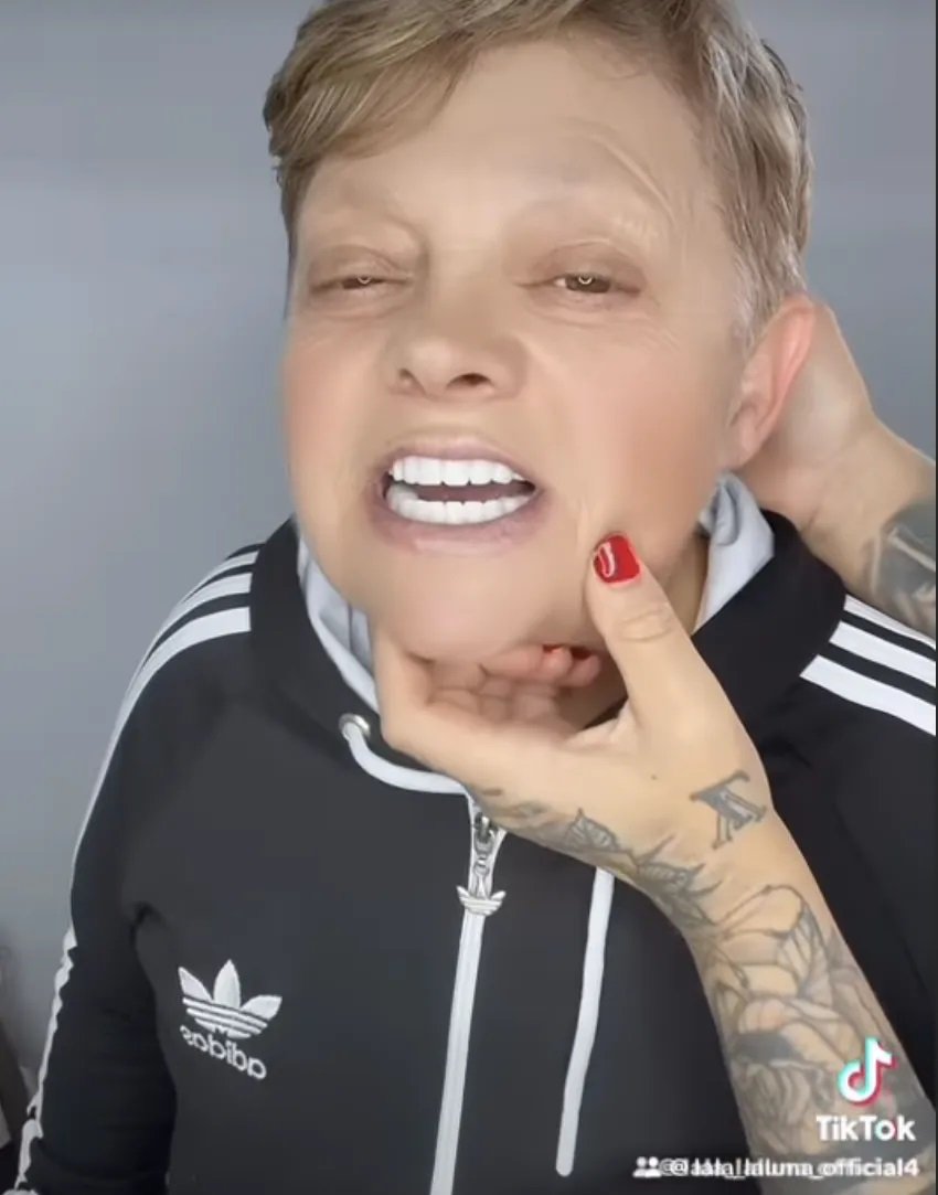 zbliżenie natwarz mamy laluny