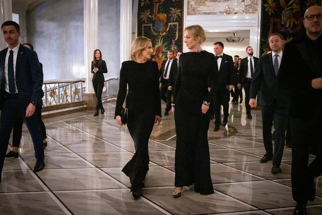 marta nawrocka w czarnej sukni
