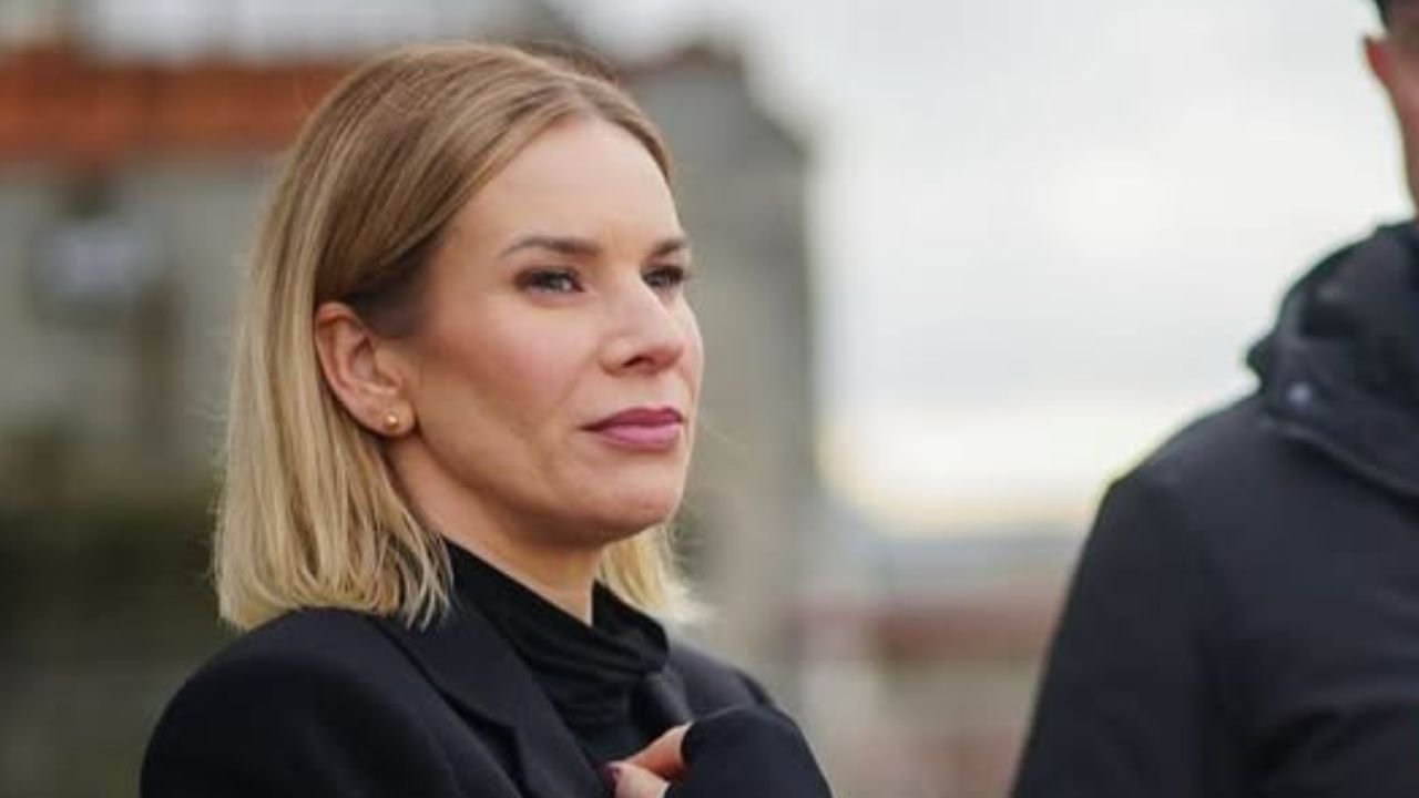 Marta Nawrocka niczym Królowa Lodu. Wbiła się w odważną stylizację, a ekspertka nie pozostawiła złudzeń