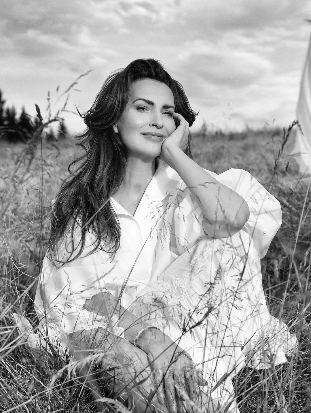 Agnieszka Maciąg na łące