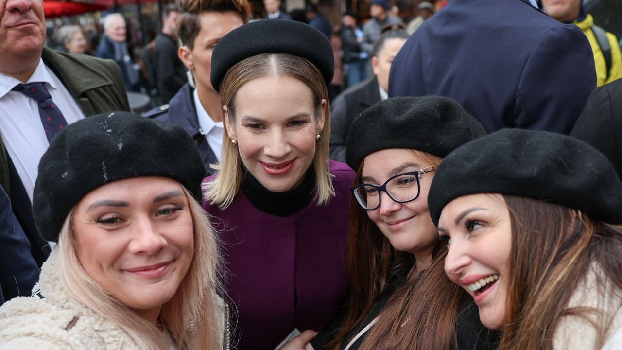 Marta Nawrocka w Notre Dame. Jedni mówią o klasie, inni o skandalu. Wszystko przez ten jeden szczegół