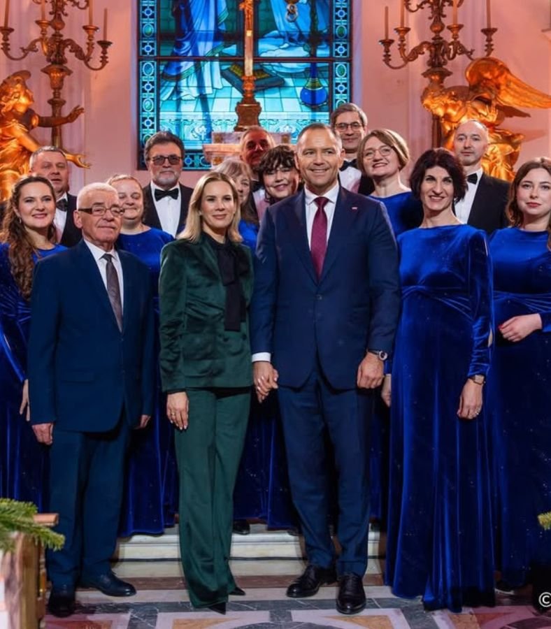 Marta Nawrocka i Karol Nawrocki w trakcie koncertu kolęd TV Republika Boże Narodzenie 2025