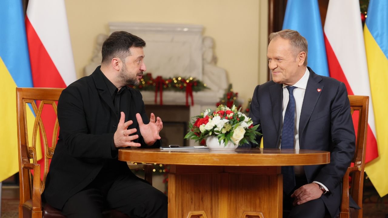 Wołodymyr Zełensky i Donald Tusk w czasie wizyty w Warszawie