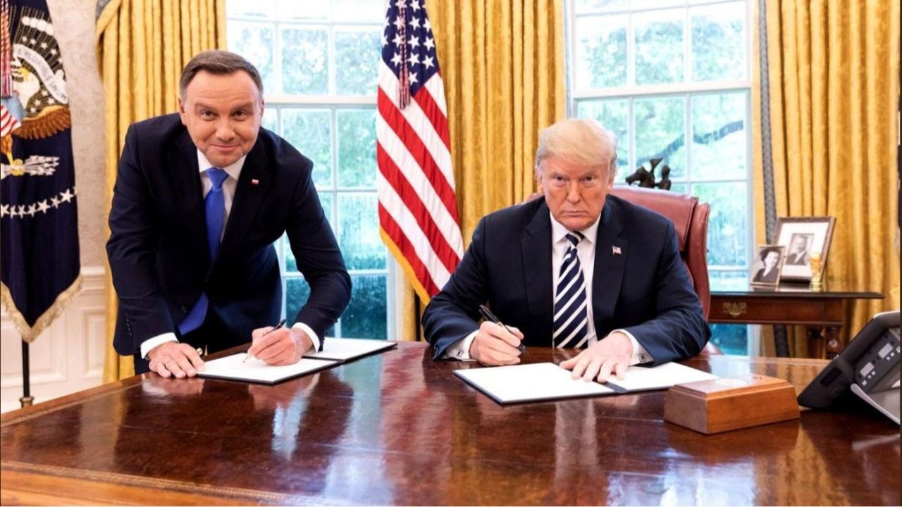 Andrzej Duda w gabinecie owalnym z Donaldem Trump w czasie wizyty