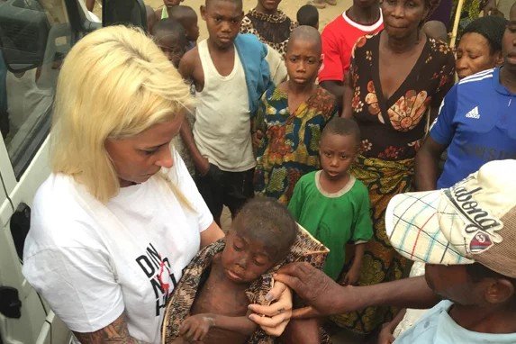 Anja Ringgren Loven i Hope na ulicy w Nigerii