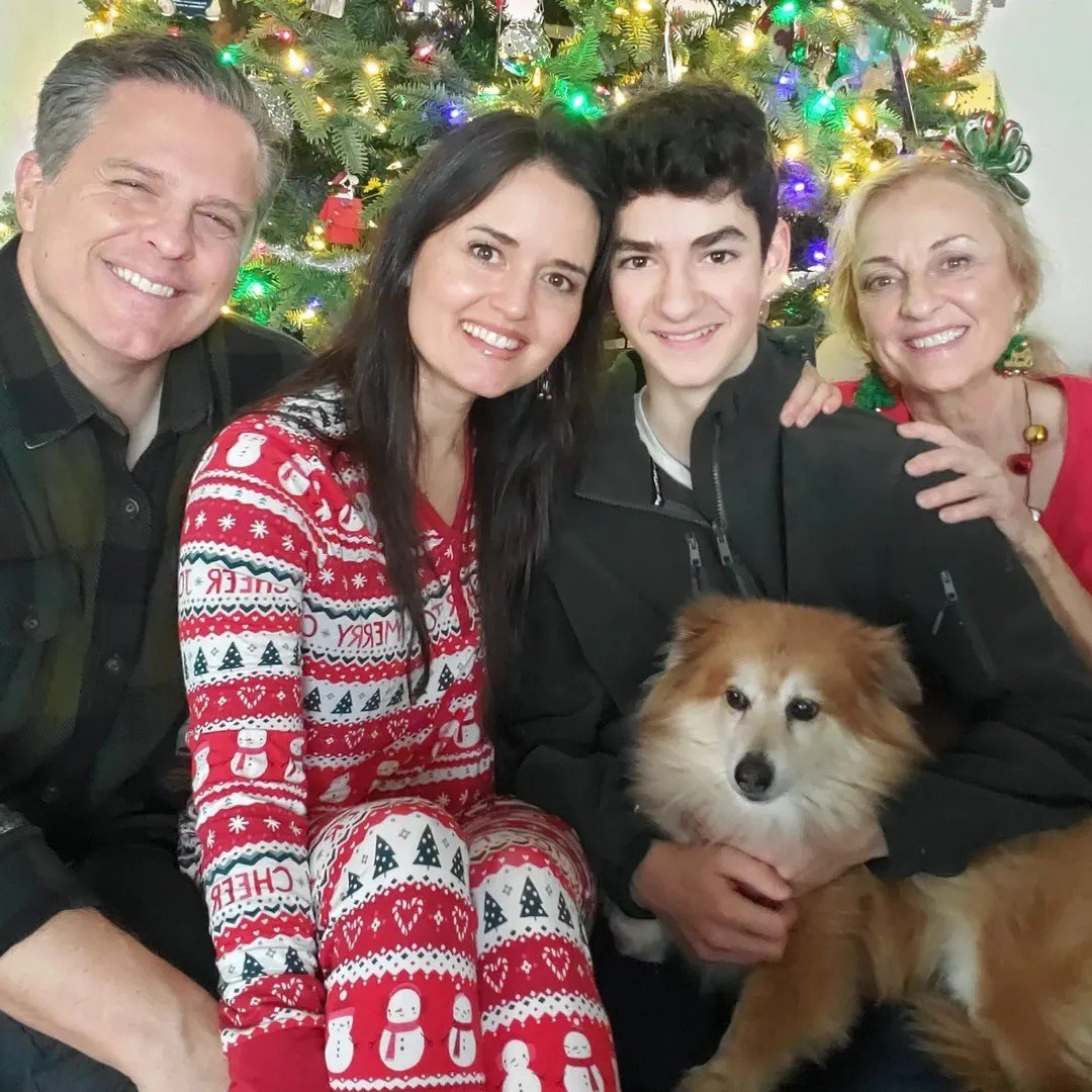 Danica McKellar z rodziną, Boże Narodzenie 2025