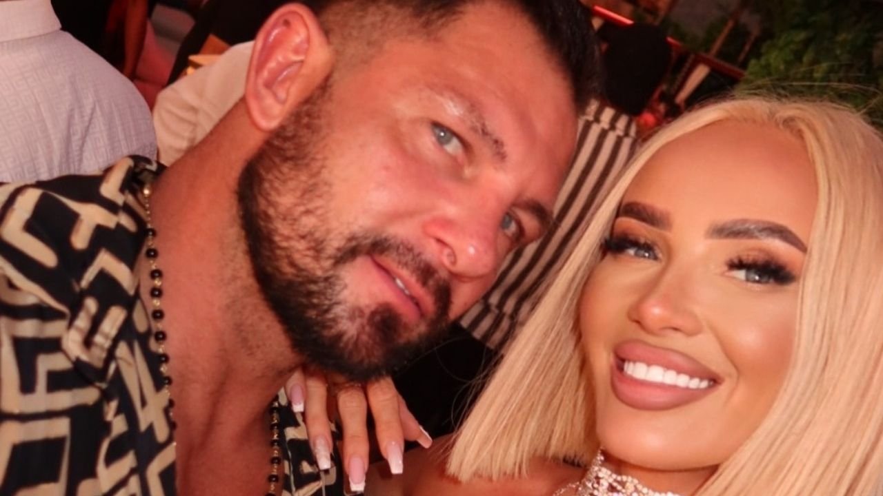 Rozgogolona Izabela Macudzińska świeci powiększonymi atutami w Tajlandii. "Królowa życia" funduje córce zabawę, która budzi grozę?