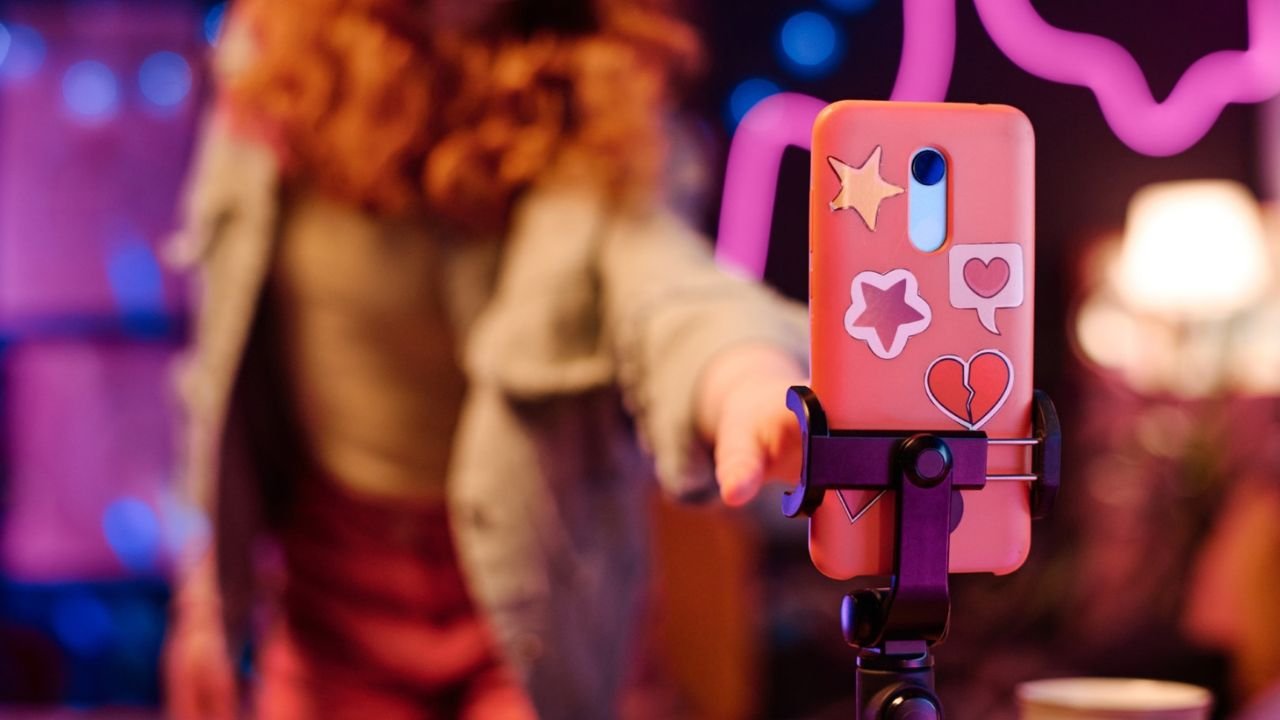 Jak etui na telefon może dopełnić całą stylizację?