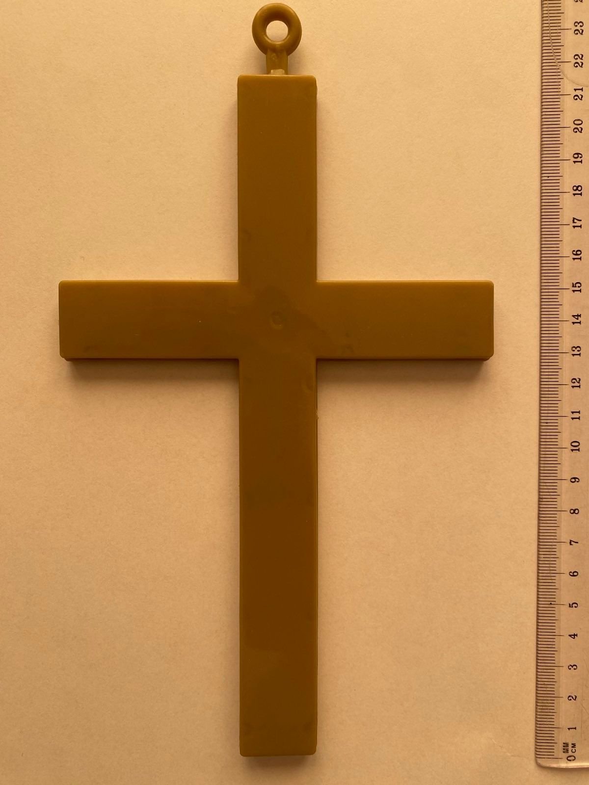 Plastikowy krzyż - szkoła w Kielnie