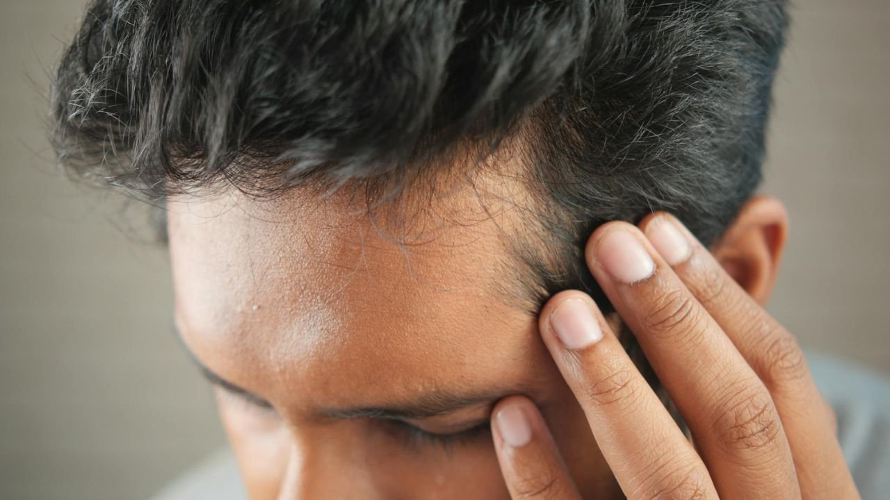 Problematyczna skóra głowy - jakie kosmetyki do stylizacji wybrać?