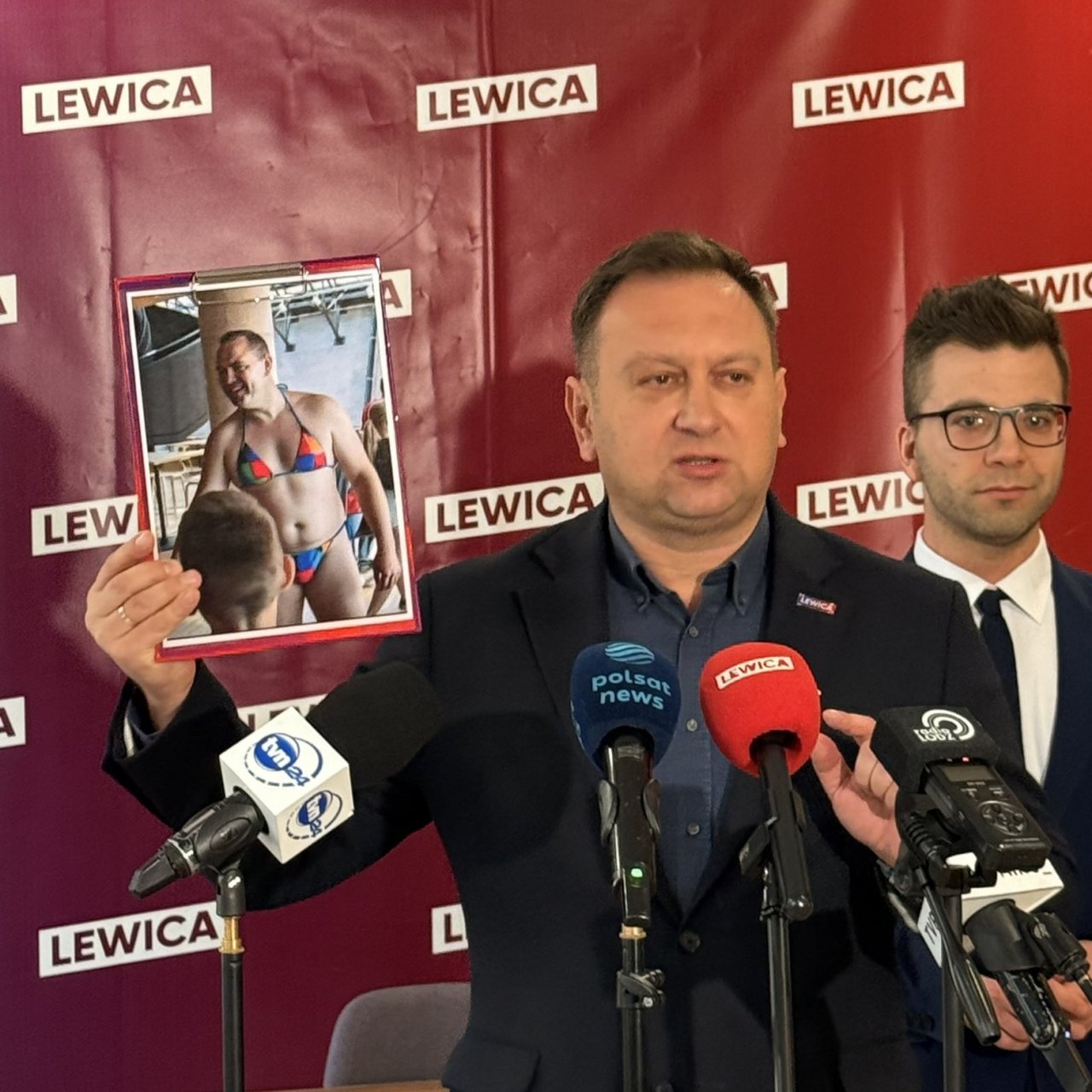Konferencja Tomasza Treli z Nowej Lewicy ws. weta Karola Nawrockiego