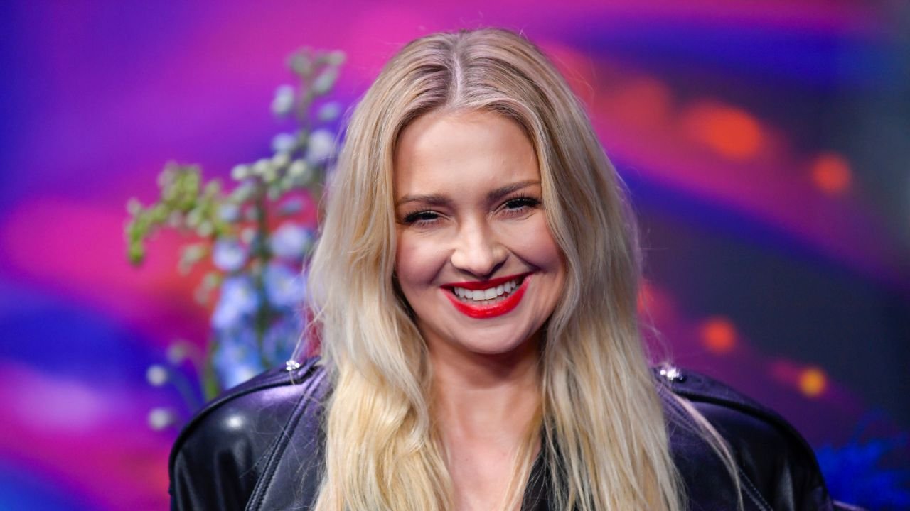 Srebrna spódnica i "Matrix" to nie wszystko. Nie do wiary, co Kurdej-Szatan założyła pod spód