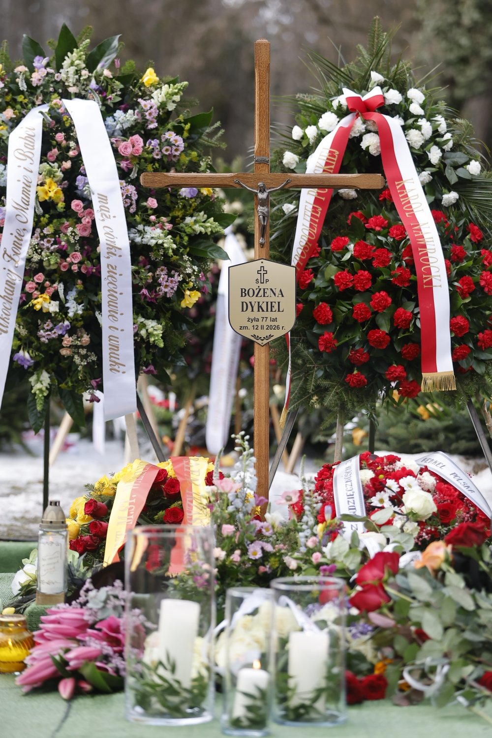 wieńce na pogrzebie Bożeny Dykiel