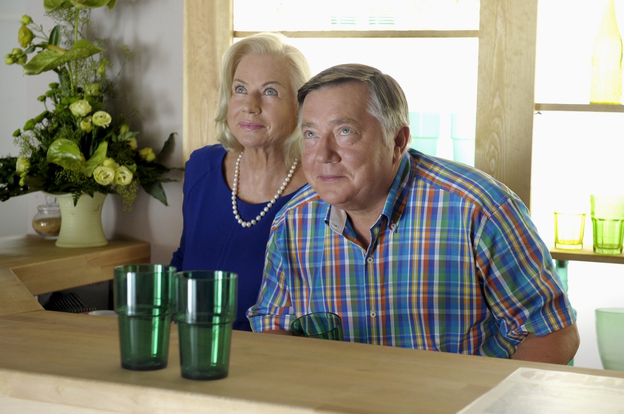 Bożena Dykiel i Mieczysław Hryniewicz w scenie z serialu na wspólnej