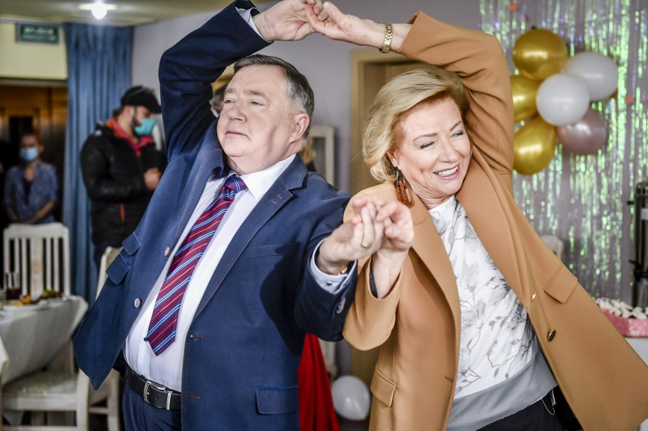 Bożena Dykiel i Mieczysław Hryniewicz tańczą