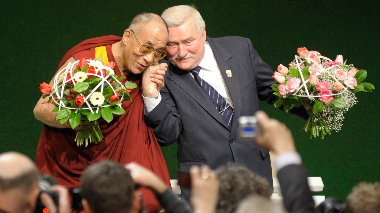 Dalajlama w aktach Epsteina. Nazwisko jego świątobliwości padło 169 RAZY. Wydano pilne oświadczenie