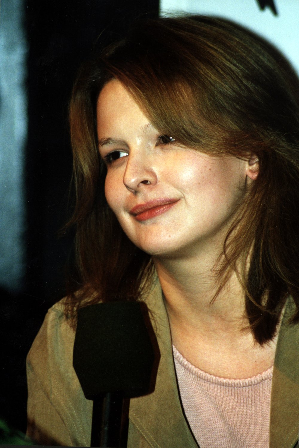 Dominika Ostałowska w czarnych włosach na archiwalnym zdjęciu