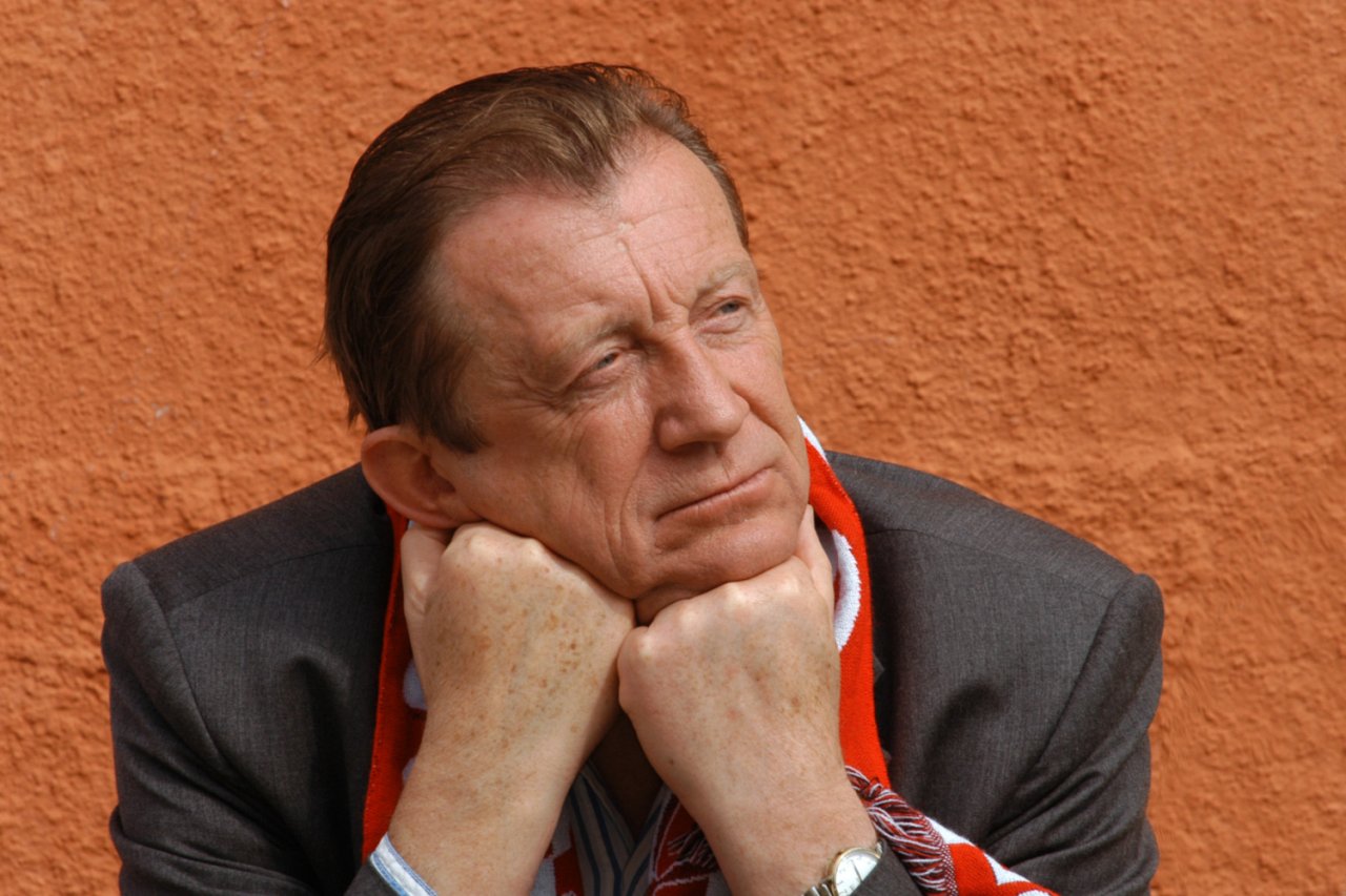 Zamyślony Edward Linde Lubaszenko