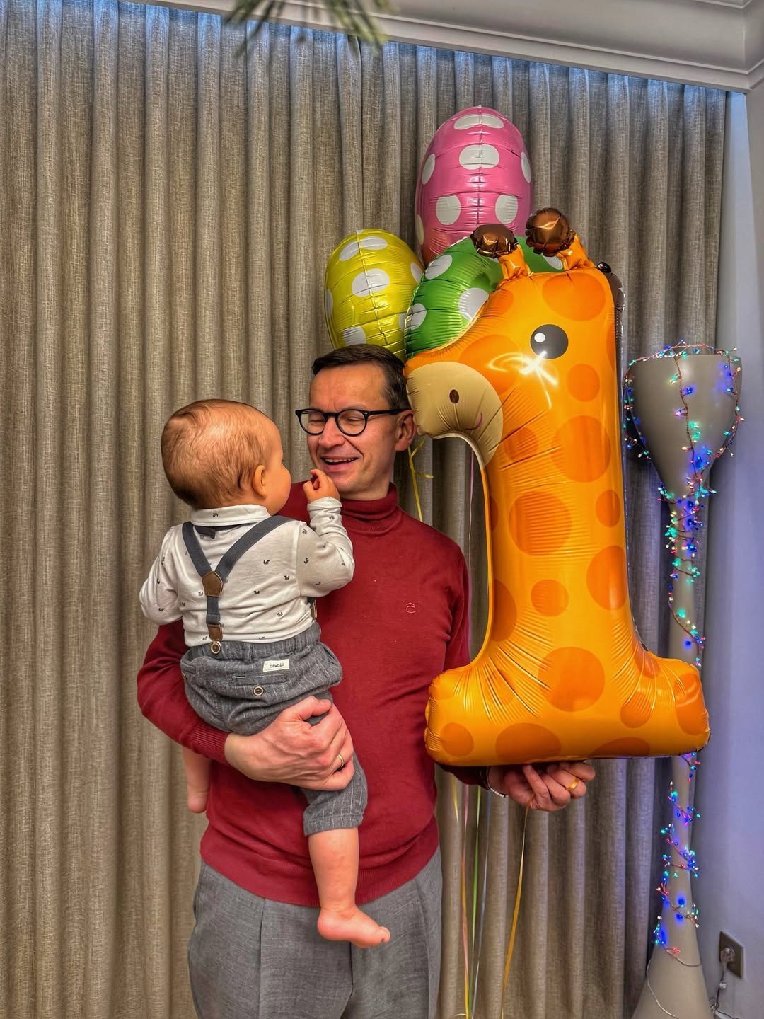 mateusz morawiecki z wnukiem