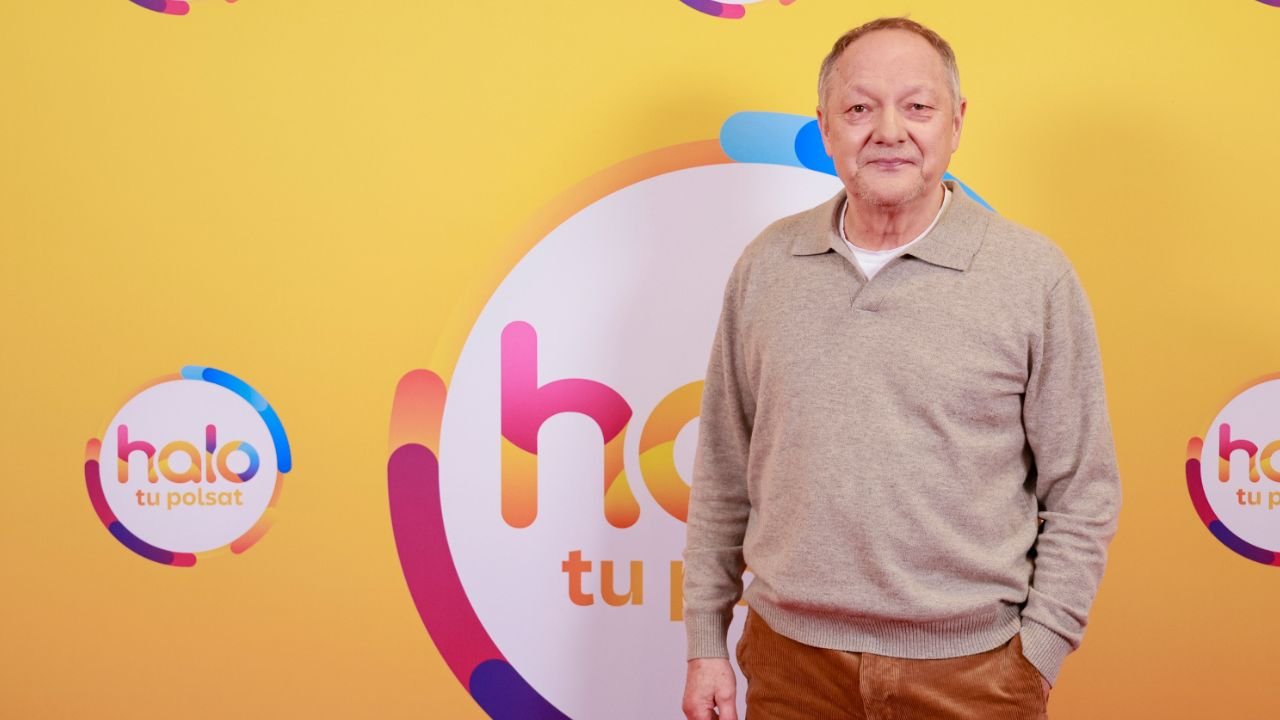 Tomasz Dedek w studio halo polsat