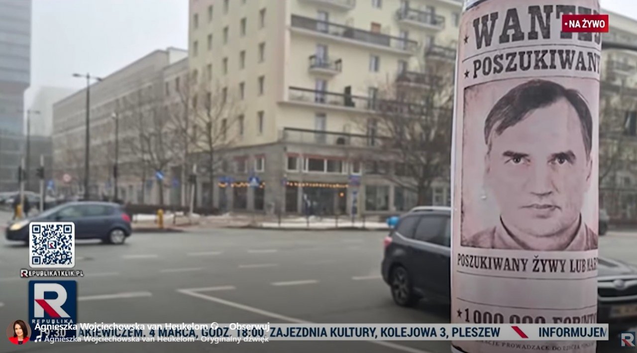 Materiał TV Republika: plakaty z podobizną Zbigniewa Ziobry na ulicach Warszawy