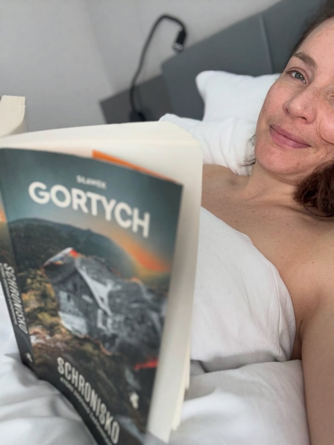 anna dereszowska w łóżku