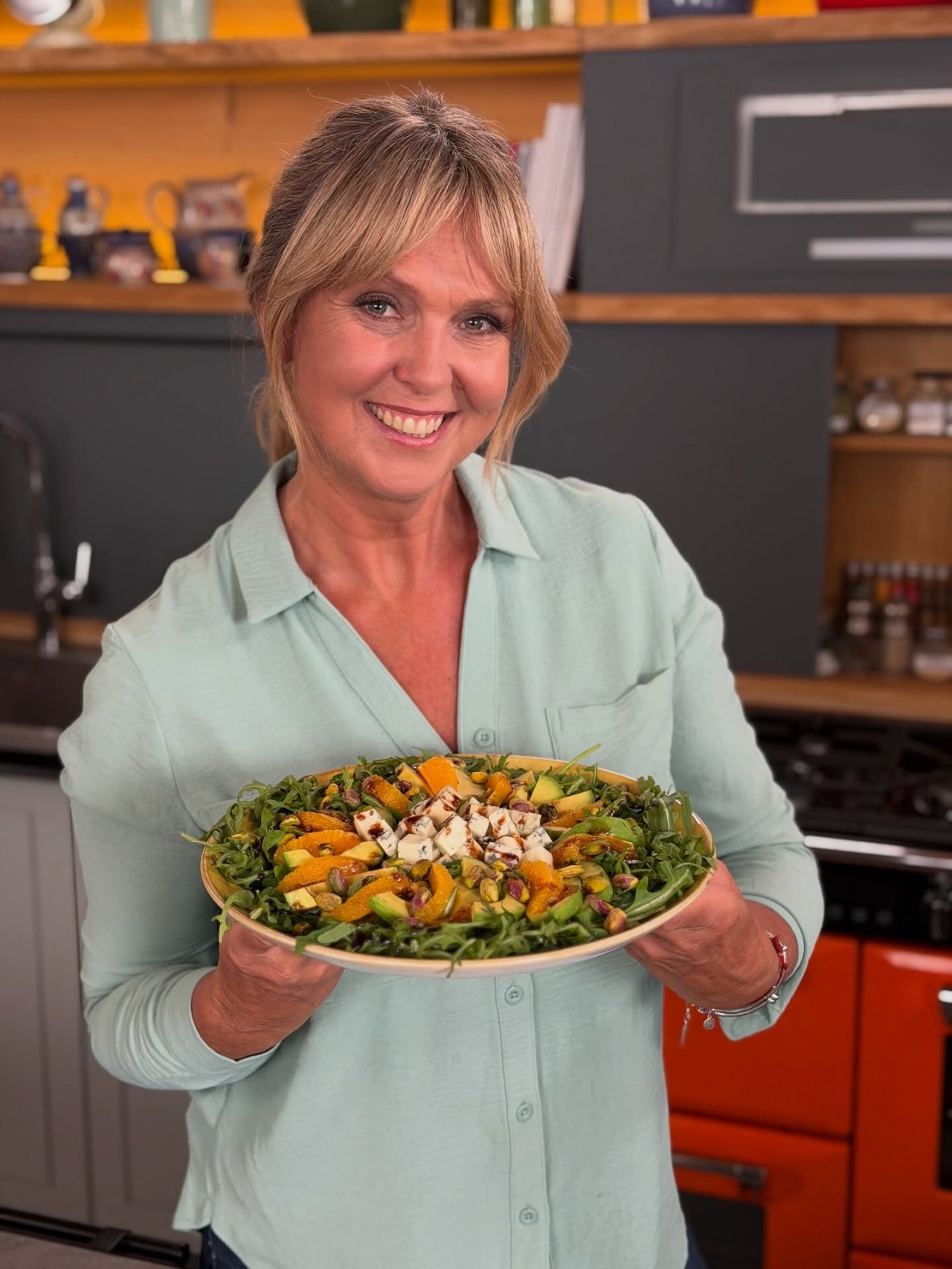 roześmiana Ewa Wachowicz