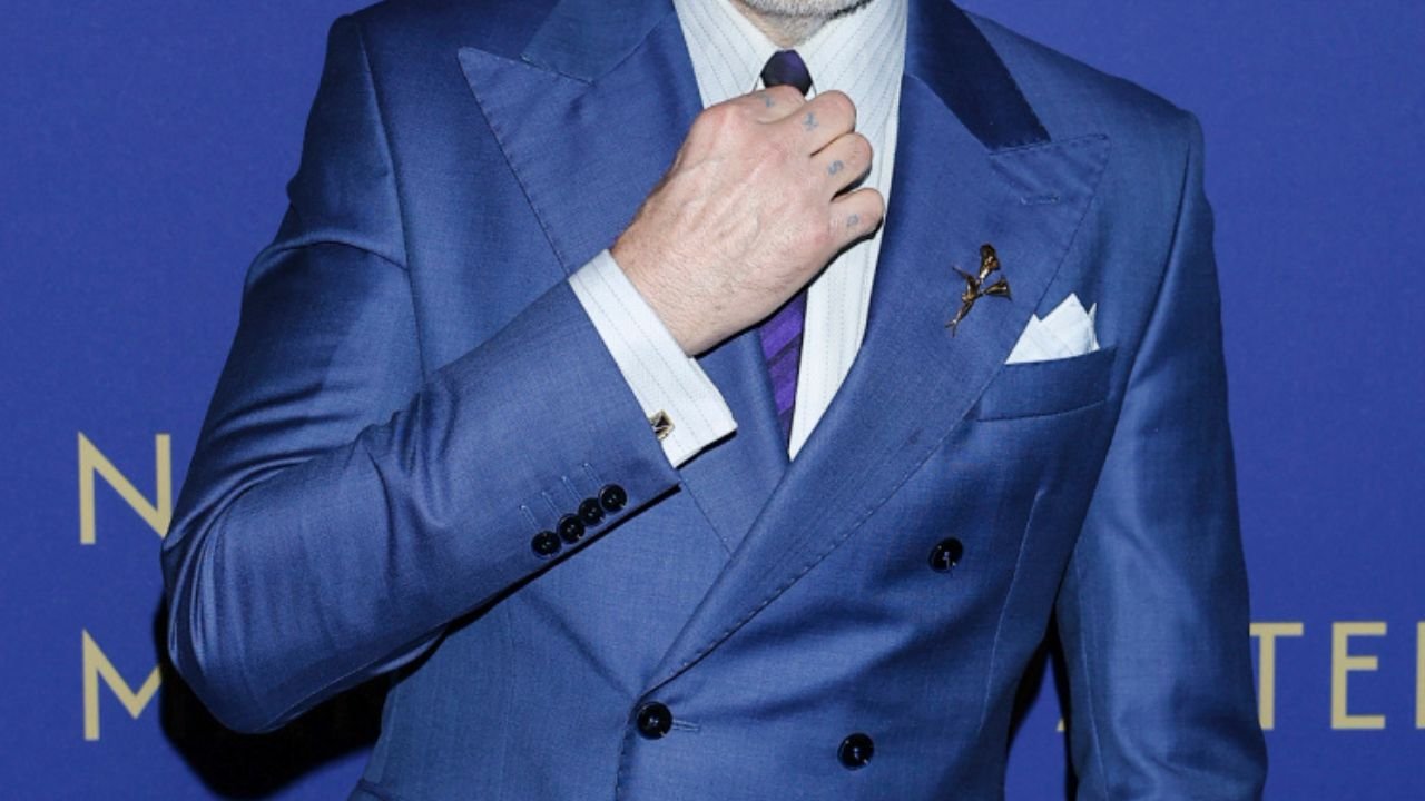 zblizenie na dłonie huberta urbańskiego