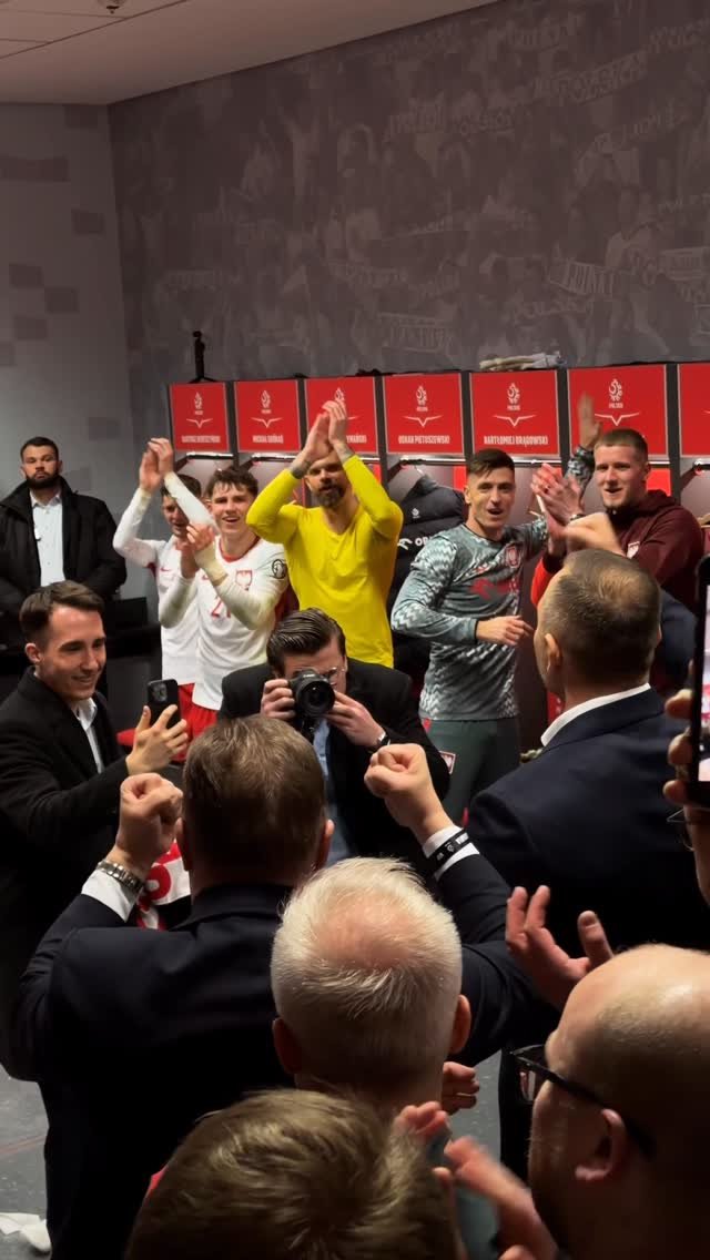 prezydent Nawrocki w sztani piłkarskiej